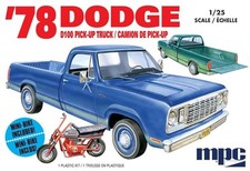 1/25 1978 Dodge D100 Custom Pickup Truck w/Mini Bike kit