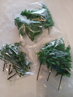   LOT OF 11 HO/O SCALE RAILROAD SCENERY PINE TREES EVERGREENS