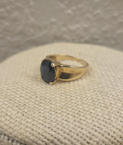 Stunning 1960s 14k Gold 3.85 Carat Oval Natural Sapphire Ring Size 7