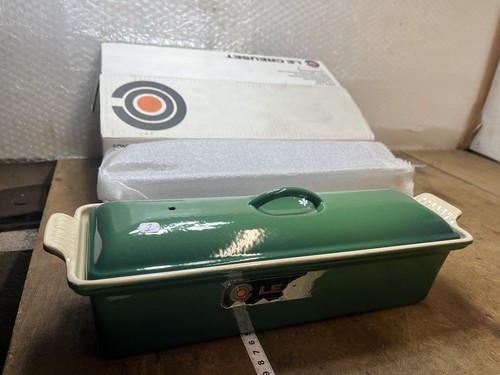 Le Creuset Terrine rechteckig aus Gusseisen emailliert grün 32 cm neu Ref. Nr. 1