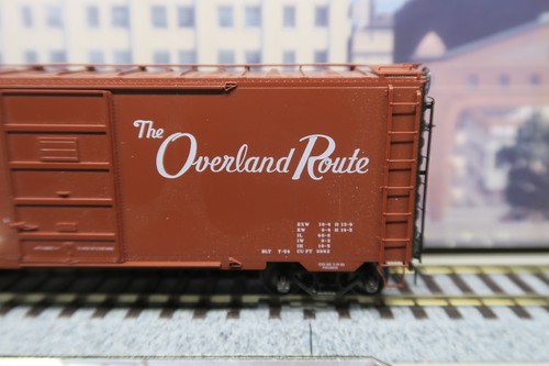 KADEE HO SCALE #4510 CHICAGO NORTH WESTERN CNW 6592 40' PS-1 SUPERIOR BOX CAR ! - Picture 10 of 24