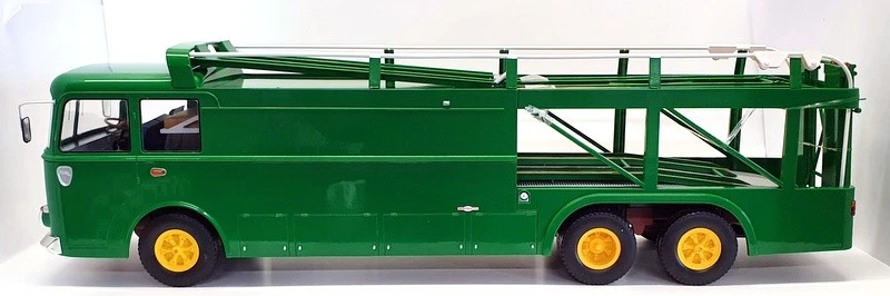 Norev 1/18 Scale 187702 - 1970 Fiat Bartoletti 306/2 Racing Transporter - Green - Image 2 of 4
