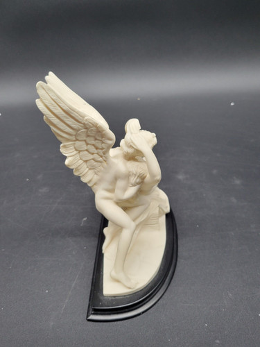 Estatua de Psique G Ruggeri revivida por el beso de Cupido sobre base de madera hecha en Italia - Imagen 17 de 24