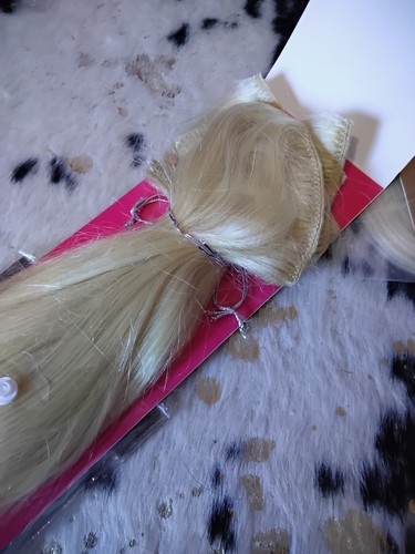 BLONDE HAIR EXTENSIONS XTACY 18" CLIP IN REMY HUMAN HAIR EXTENSIONS PLATNIUM - Picture 2 of 4