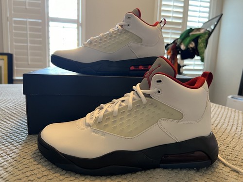 Size 10.5 - Jordan Maxin 200 Fire Red 2020 - Picture 5 of 6