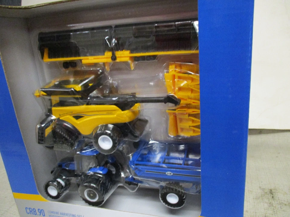2023 Ertl New Holland CR8.90 Toy Harvesting Set, 1/64 Scale, NIB - Image 3 of 4