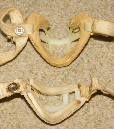 2 VINTAGE CCM PRO-GARD HOCKEY MOTO CROSS HURLING MOUTH GUARDS GARD - Picture 2 of 3