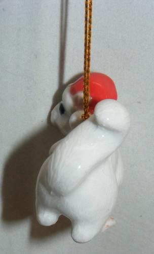 Adorno de Navidad Northern Rose ardilla blanca con sombrero de Santa - Imagen 6 de 6