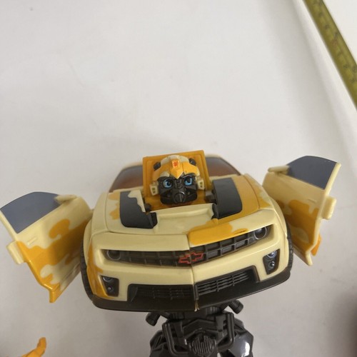 Bumblebee Transformers 7" Action Figure 2006 Hasbro *missing arms* & 2" 2006 - Picture 3 of 12