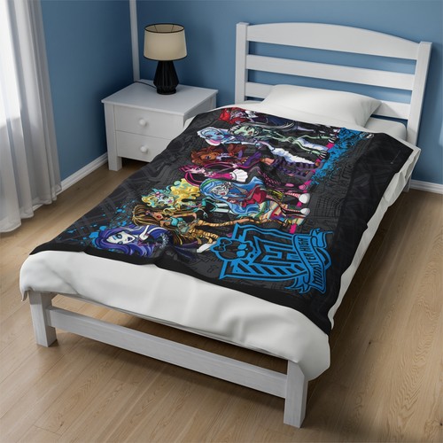 Monster High Design Plush Blanket - Picture 20 of 25