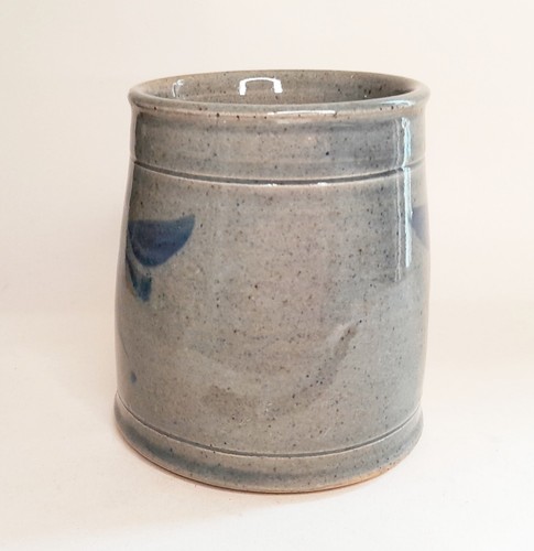 Vtg saltglazed 1-pt tankard blue dragonfly grey-blue signed fish carp backstamp - Picture 3 of 13