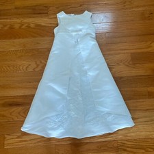 David s Bridal White Satin Sleeveless Beaded Flower Girl Dress Size 4