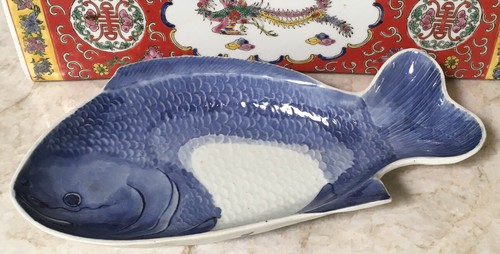 A Japanese blue and white Arita fish-shaped tray, Edo/Meiji, 18/19th C. - Picture 1 of 11