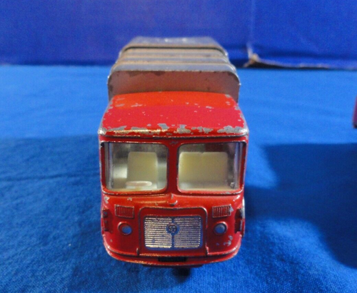 CORGI TOYS LAND ROVER 109 & LESNEY MATCHBOX SERIES KING SIZE REFUSE TRUCK BUNDLE - Picture 2 of 15