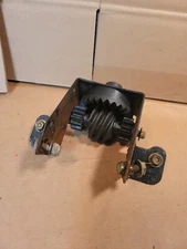 USED Toro Chute Gear Worm Bracket ASM 55-8730 105-3512 84-5650 105-3513 55-9150