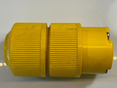 Locking Plug Twistlock FEMALE 15A 250V 3-Wire (1-Phase) NEMA L15-20R GE L6-15R - Picture 3 of 5