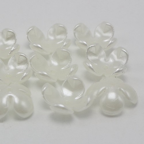 100 Piezas Marfil Acrílico Perla Flor Cuentas Tapas 0.63" Agujero Central Disfraz Costura - Imagen 11 de 11