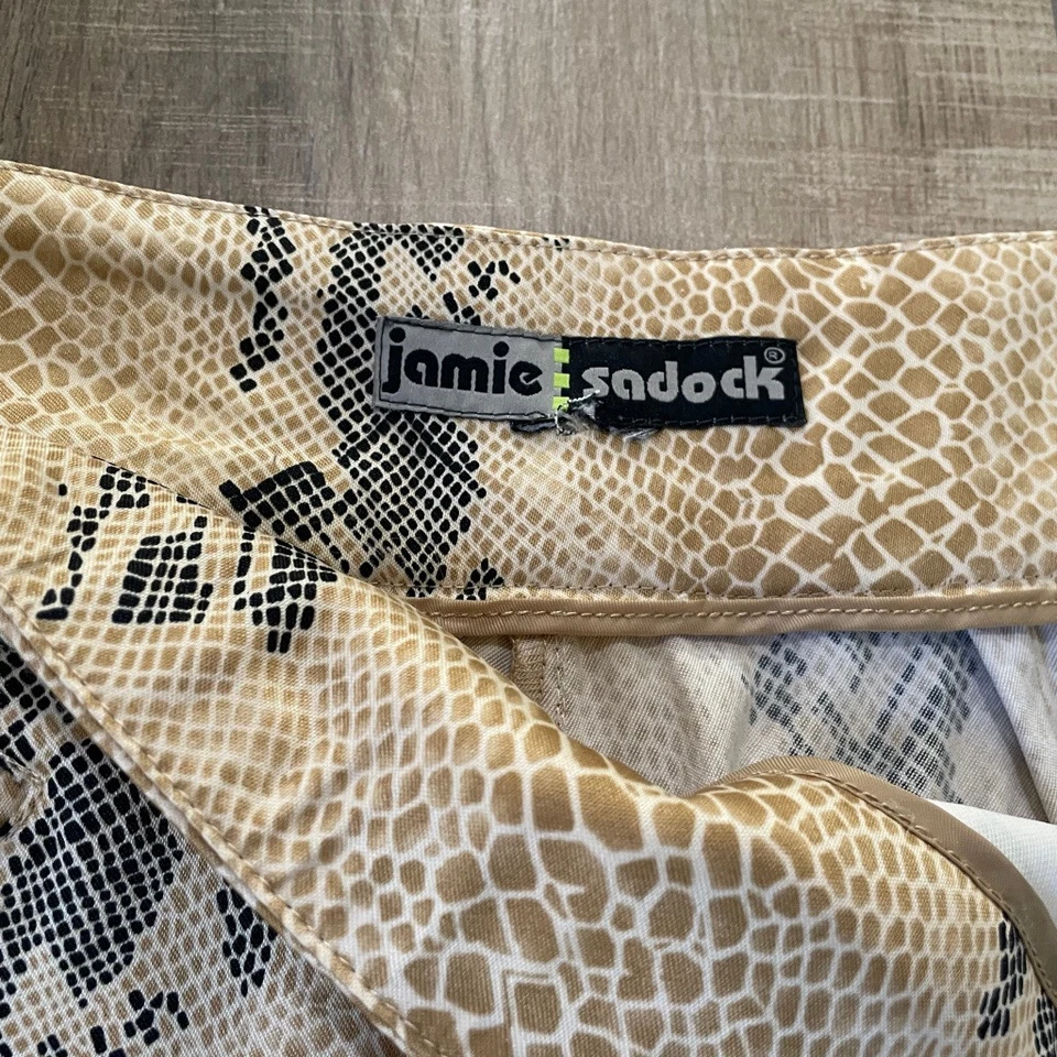 Pantalones Cortos de Golf Jamie Sadock para Mujer 4 Pantalones Cortos de Rodilla Estampado de Serpiente Bronceados Skinnyliscious Foto 2 de 4