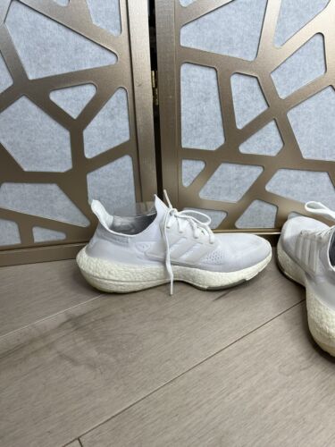 Adidas FY0379 UltraBoost 21 "Triple Blanco" Hombres Tenis Informales 8.5 - Imagen 6 de 9