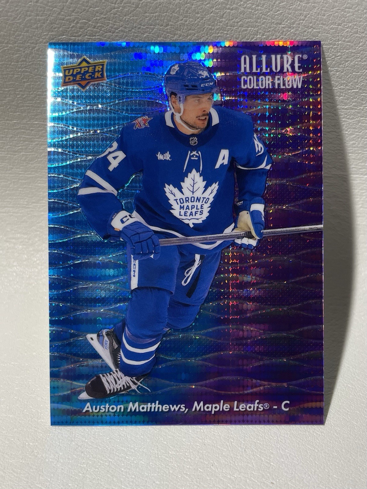 2023-24 Upper Deck Allure Auston Matthews Color Flow Blue-Purple Spectrum /25