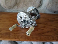 ^Pflueger Summit 1993L Baitcast Fish Reel Clean/Smooth Etched, Jeweled 1930's40s