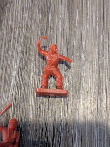 Vintage 1/72 Red Toy Soldiers 27 Men 4 Horses 2 Carts - Picture 8 of 22
