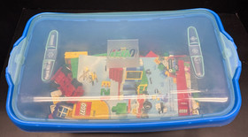 LEGO #6166 425 Mixed pieces w/ 3- 5 x 5 Base Plates and Tub/Cover