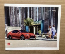 2019 Toyota Camry 32-page Original Dealer Sales Brochure Catalogue