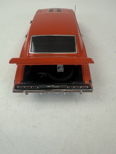 Danbury Mint 1969 Chevrolet Yenko Camaro 427 Orange Limited Edition 1:24 - Picture 8 of 14