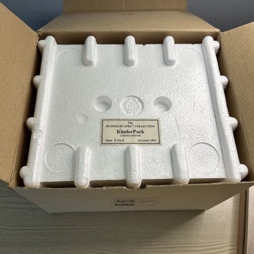 NEUWERTIG IN BOX 2 Stück Goebel KINDERPARK Apfelbaum Figur 921-D 1997 Limited Edition - Bild 8 von 9