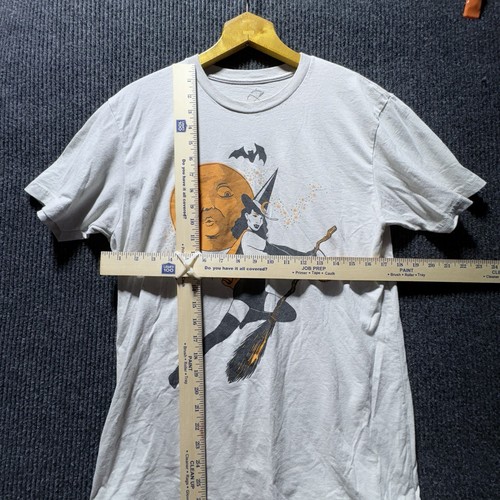 THE HALLOWEEN SHIRT COMPANY  VINTAGE WITCH TEE - Picture 3 of 6