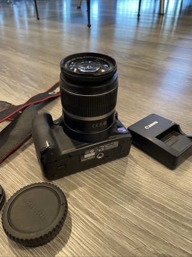 Canon EOS Rebel XS 10.1MP DS126191 w/ EF-S 18-55mm Lens - Picture 4 of 9