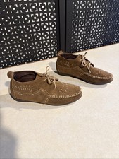 Minnetonka Lace Up Moccasin Ankle Boots Rubber Soles / Women  s Size 8