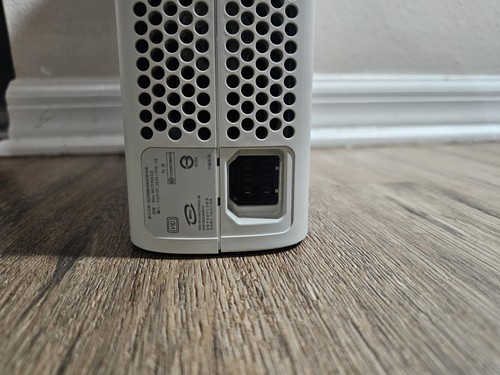 Xbox 360 Console (White 20GB) Bundle - System, Controller, Power Supply, Games - Picture 6 of 13