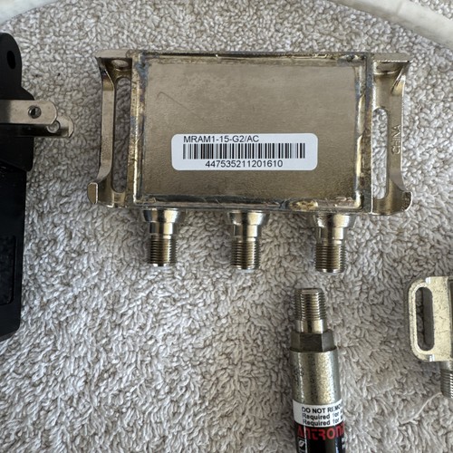 Antronix MRA1-15/AC Coaxial Cable Amplifier w/ Power Adapter / Splitter / Cables - Picture 8 of 11