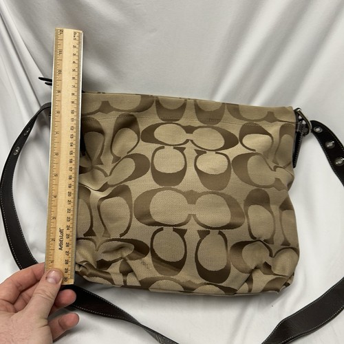 Vintage Coach Zoe Signature Monogram Beige Shoulder Bag Purse Classic Style - Picture 3 of 12