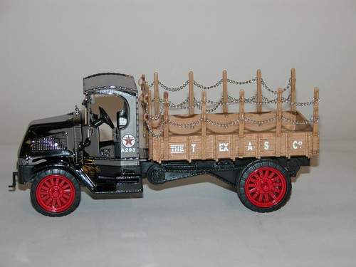 Camión Texasco 1918 2001 Mack AC Bulldog plataforma plana banco fundido a presión 1:32 ERTL como nuevo - Imagen 2 de 7