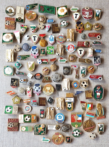 110 Seltene sowjetische Sport Pin Anstecker der UdSSR Fußball ist anders