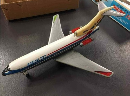 BOEING 727 Aereo AIRPLANE JET Battery Operated metal anni 70 VINTAGE TIN TOY - Foto 10 di 12