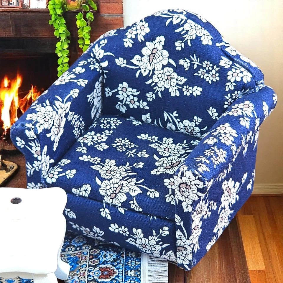 Mini alfombra estilo turco para casa de muñecas sillón sofás y mesa de centro madera floral azul Foto 4 de 4