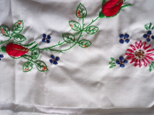 Lote 2 Edredón Bordado Cuadrados Floral Mezcla Algodón 18" Diseño Corona Floral - Imagen 2 de 14