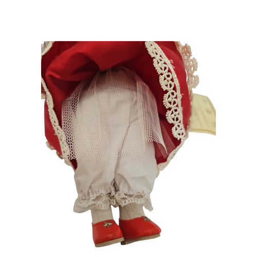 Muñeca de porcelana DanDee Collector's Choice "Sellada con un beso" vestido rojo con soporte - Imagen 12 de 13