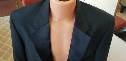 Classic Men's Black Tuxedo: Jacket is 40L; Pants 32 Waist 33-35 Inseam - Picture 4 of 9