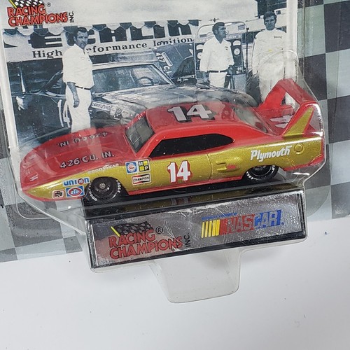 NASCAR Racing Champions Bill Ellis #14 Red Plymouth Superbird 1:64 Diecast 1991 - Picture 2 of 9