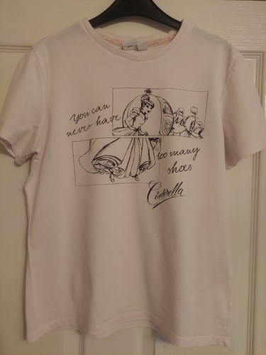 Ladies Teens light pink Cinderella t-shirt Size 10/12