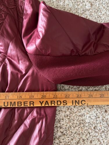 CHICOS ZENERGY Velvet Trim Puffer Jacket Womens Size 2 Quilted Wine Gold Zipper - Picture 10 of 14