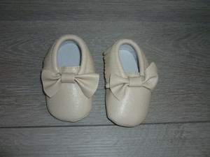 Chaussons Bebe Ballerines Beige Taille 6 Mois 11 Cm Romirus Ebay