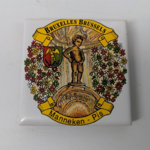 Vintage Brüssel Belgien Manneken Pis Keramik Kühlschrankmagnet NEU NOS