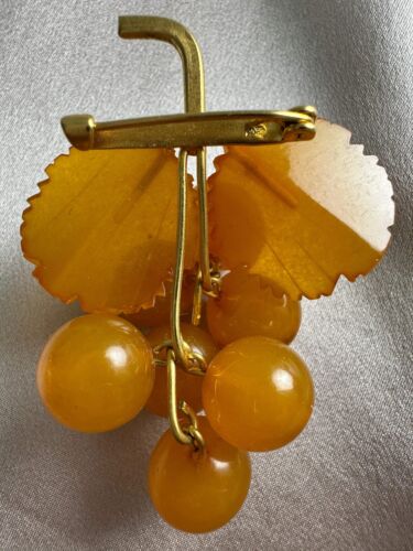 Vintage Opaque Baltic Amber Grape Cluster Vine Leaf Brooch - 2" - Picture 3 of 4