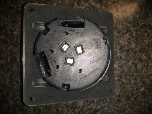 LEGRAND Hypra Prisinter 52002 16A 250V Industrial Socket Receptacle IP44 2P+ b - Picture 4 of 5